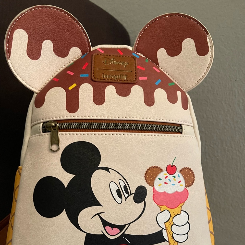 DISNEY 🤎💛Mickey Mouse Backpack